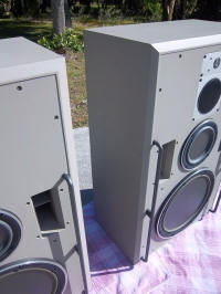 Click to enlarge to 2032 x 1524!