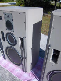 Click to enlarge to 2032 x 1524!