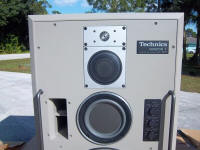 Click to enlarge to 2032 x 1524!